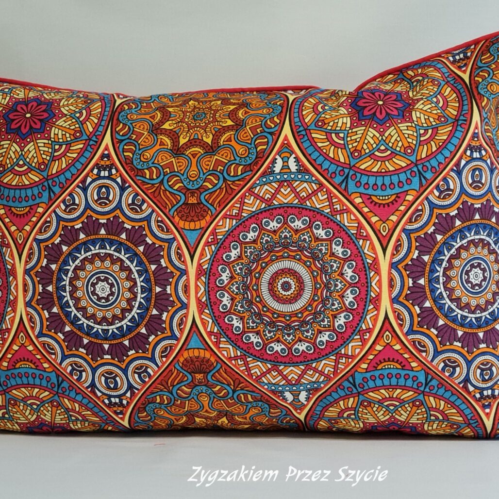 Poszewka na poduszkę dekoracyjna Mandala 60×40 cm wypustka